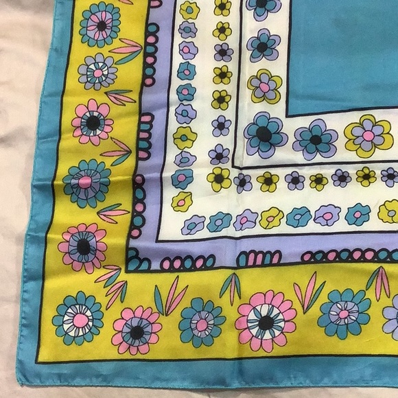 Vintage scarf by Daceta made in France - Picture 4 of 6